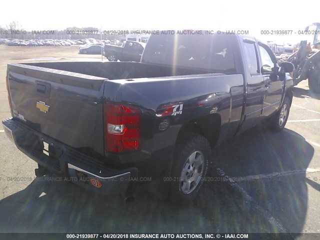 1GCSKSE35AZ145730 - 2010 CHEVROLET SILVERADO K1500 LT BLUE photo 4