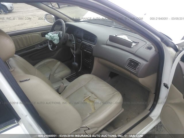 1N4DL01A71C129987 - 2001 NISSAN ALTIMA GXE/GLE/SE WHITE photo 5