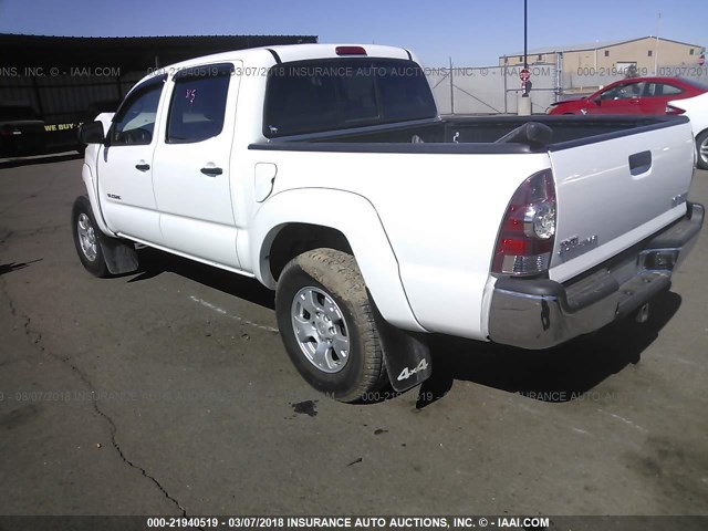 3TMLU4EN1DM118316 - 2013 TOYOTA TACOMA DOUBLE CAB WHITE photo 3