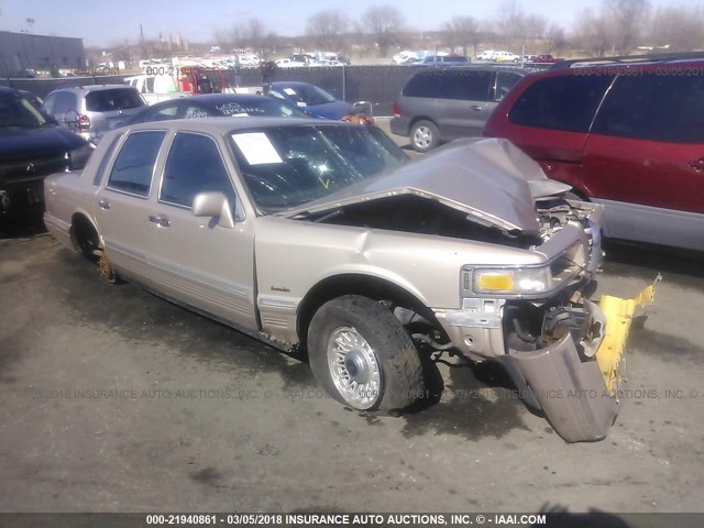 1LNLM81W1VY724979 - 1997 LINCOLN TOWN CAR EXECUTIVE GOLD photo 1