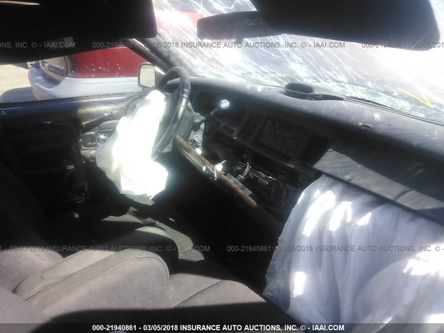 1LNLM81W1VY724979 - 1997 LINCOLN TOWN CAR EXECUTIVE GOLD photo 5