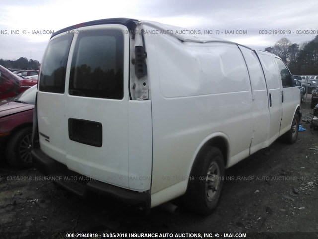 1GCWGGFAXE1110666 - 2014 CHEVROLET EXPRESS G2500  WHITE photo 4