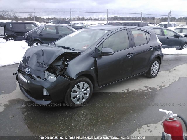 JTDKDTB35E1575184 - 2014 TOYOTA PRIUS C GRAY photo 2