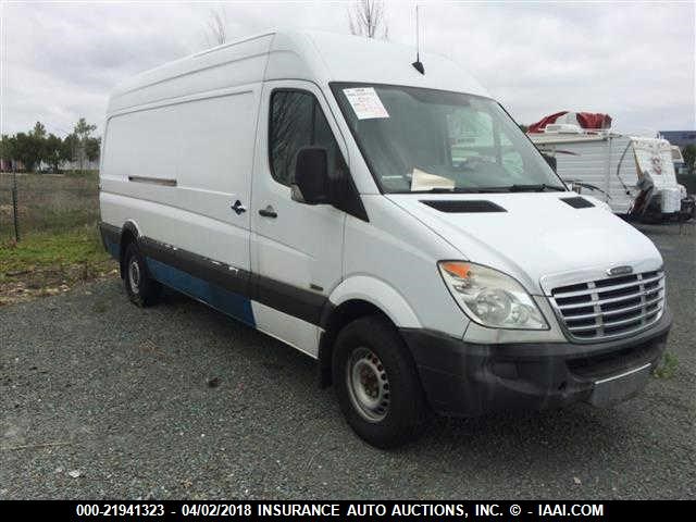WDYPE8CC3B5521129 - 2011 FREIGHTLINER Sprinter 2500 BLUE photo 1