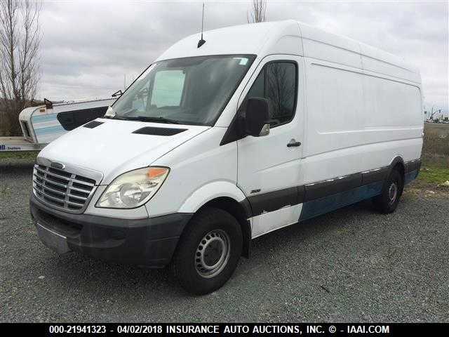 WDYPE8CC3B5521129 - 2011 FREIGHTLINER Sprinter 2500 BLUE photo 2