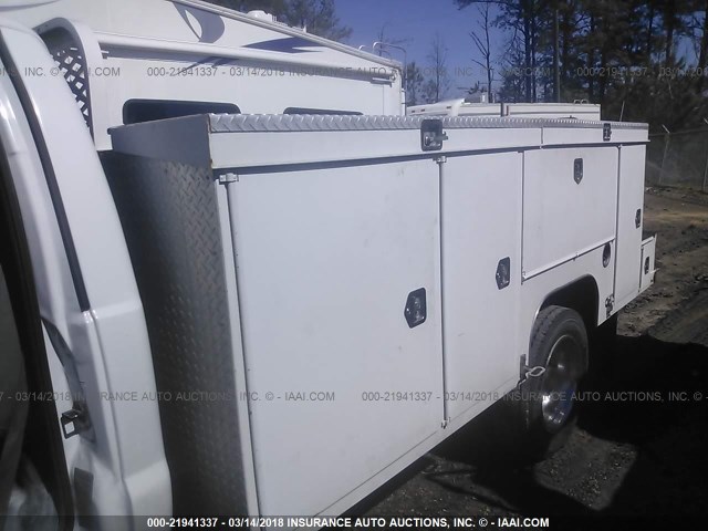 1FDAF56P46ED11216 - 2006 FORD F550 SUPER DUTY WHITE photo 7