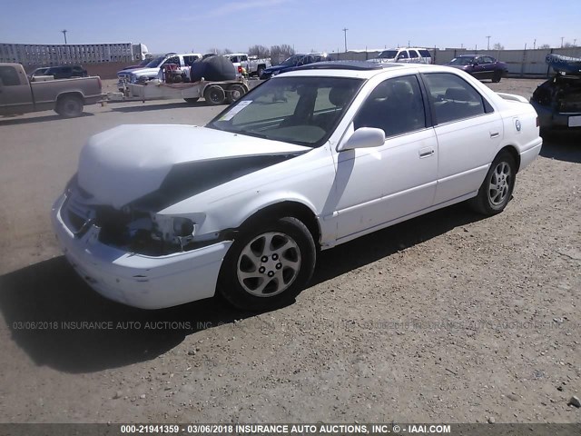 JT2BF28K3X0221698 - 1999 TOYOTA CAMRY LE/XLE WHITE photo 2