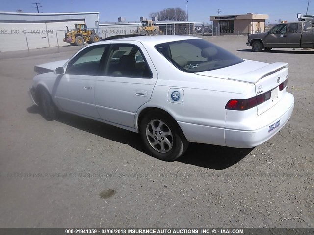 JT2BF28K3X0221698 - 1999 TOYOTA CAMRY LE/XLE Ақ фото 3