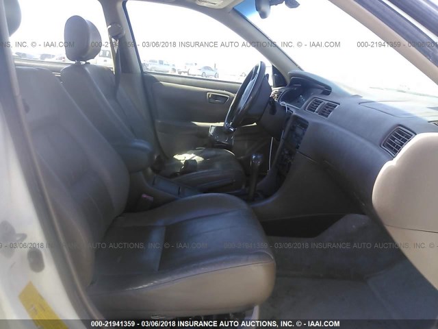 JT2BF28K3X0221698 - 1999 TOYOTA CAMRY LE/XLE Ақ фото 5