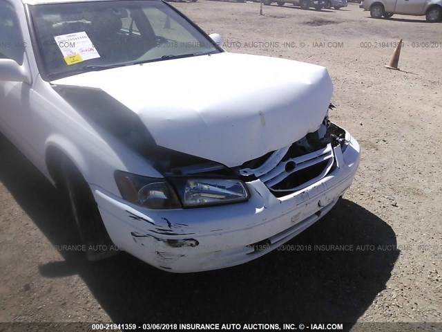 JT2BF28K3X0221698 - 1999 TOYOTA CAMRY LE/XLE WHITE photo 6