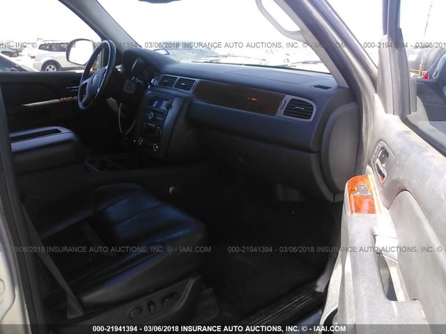 1GKS2CE07BR346417 - 2011 GMC YUKON SLT SILVER photo 5