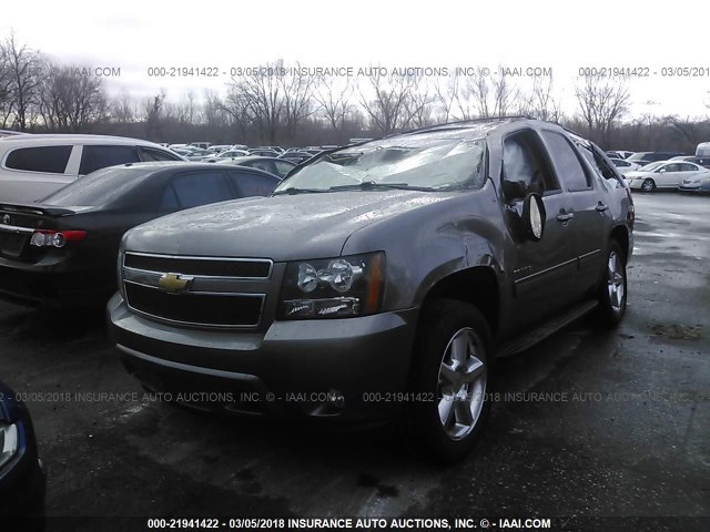 1GNSKBE06CR251961 - 2012 CHEVROLET TAHOE K1500 LT GRAY photo 2