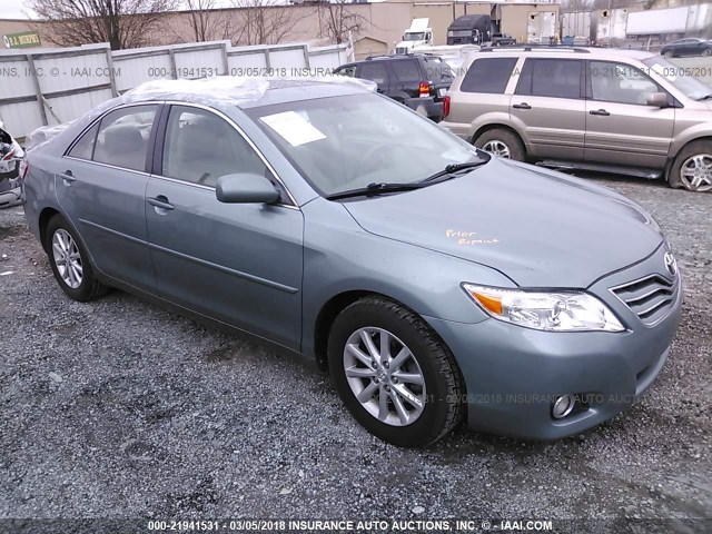 4T1BF3EK6BU604453 - 2011 TOYOTA CAMRY SE/LE/XLE GRAY photo 1