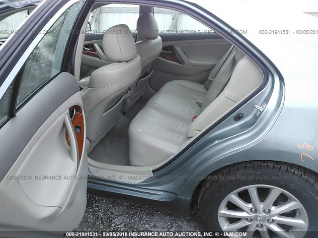 4T1BF3EK6BU604453 - 2011 TOYOTA CAMRY SE/LE/XLE GRAY photo 8