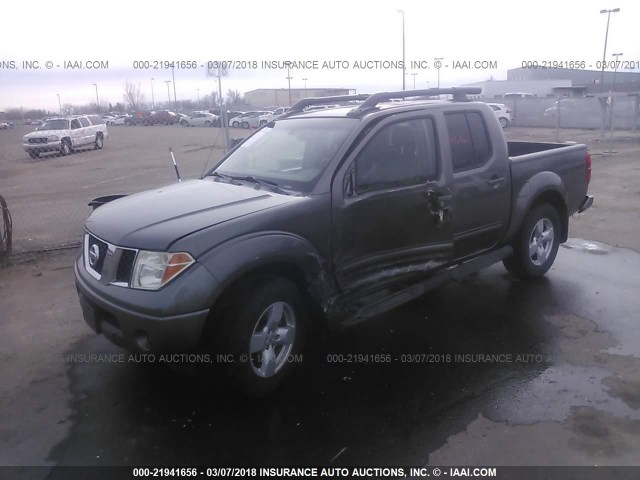 1N6AD07W35C418624 - 2005 NISSAN FRONTIER CREW CAB LE/SE/OFF ROAD GRAY photo 2