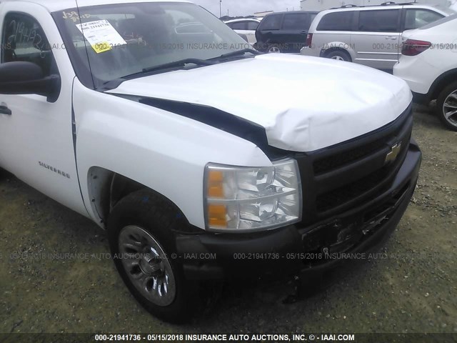 1GCNCPEXXBZ356238 - 2011 CHEVROLET SILVERADO C1500 WHITE photo 6