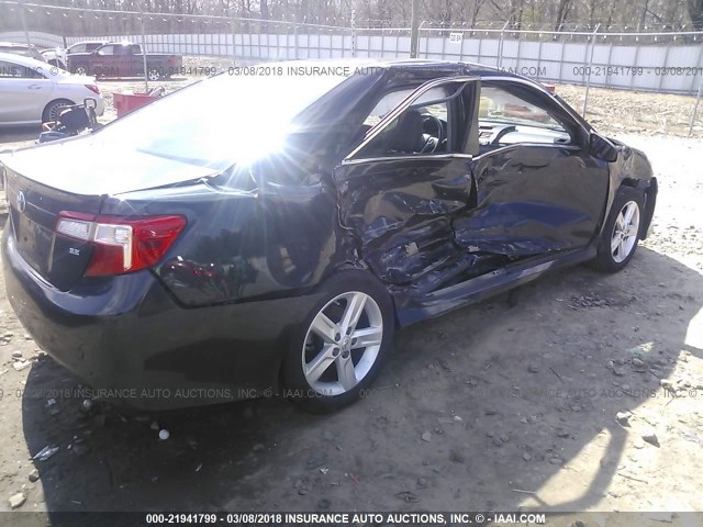 4T1BF1FK6EU773895 - 2014 TOYOTA CAMRY L/SE/LE/XLE 蓝色 照片 4