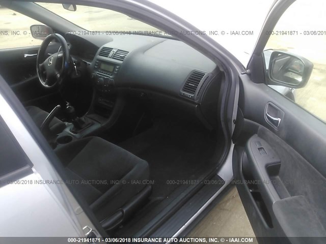 1HGCM55114A173916 - 2004 HONDA ACCORD DX SILVER photo 5