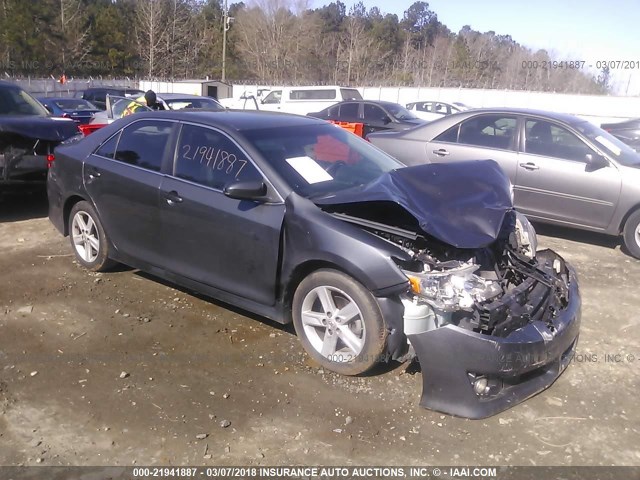 4T1BF1FK2CU599739 - 2012 TOYOTA CAMRY SE/LE/XLE GRAY photo 1