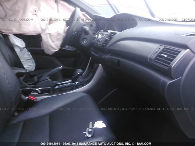 1HGCR2F51HA205786 - 2017 HONDA ACCORD SPORT 白色 照片 5