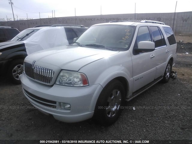 5LMFU28515LJ21435 - 2005 LINCOLN NAVIGATOR BEIGE photo 2