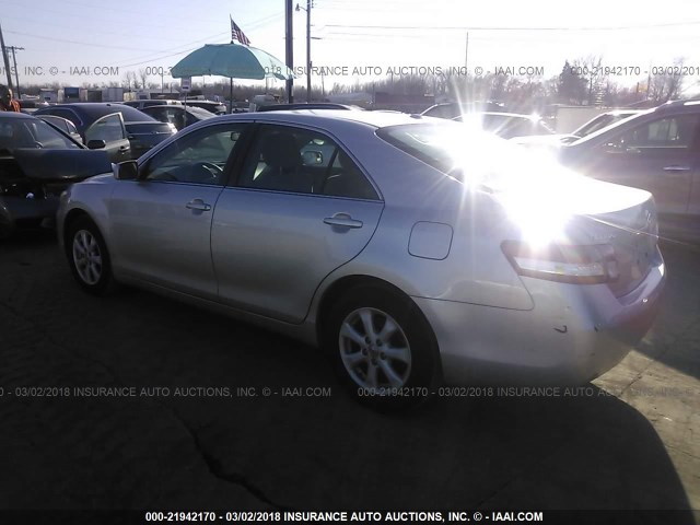 4T4BF3EK3AR055038 - 2010 TOYOTA CAMRY SE/LE/XLE 银色 照片 3