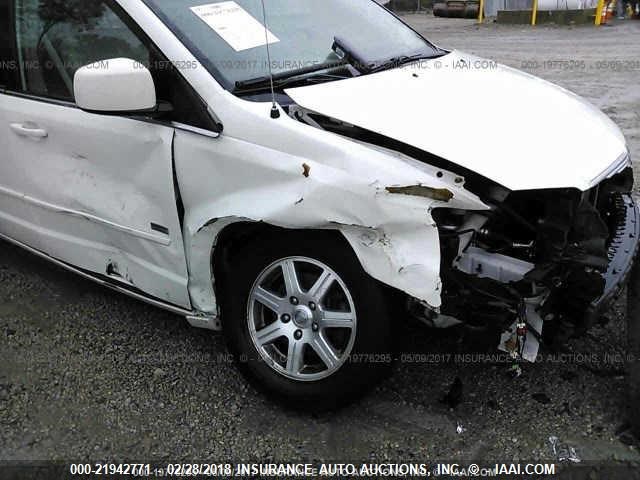 2A8HR54P68R782733 - 2008 CHRYSLER TOWN & COUNTRY TOURING WHITE photo 6