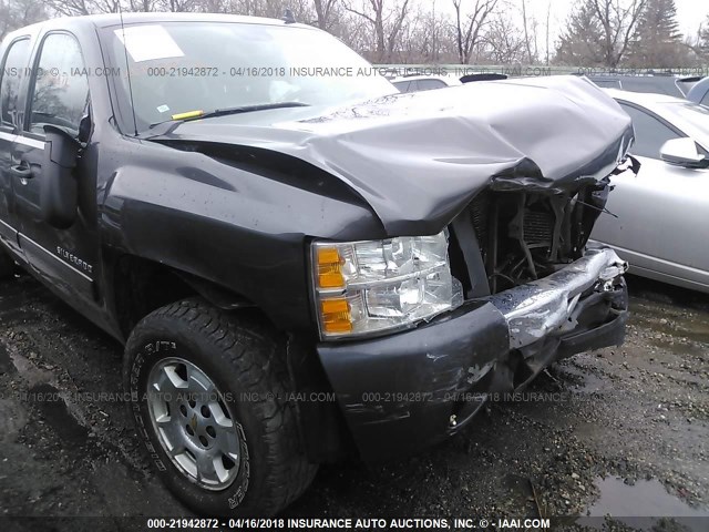 1GCRKSE34BZ290709 - 2011 CHEVROLET SILVERADO K1500 LT GRAY photo 6