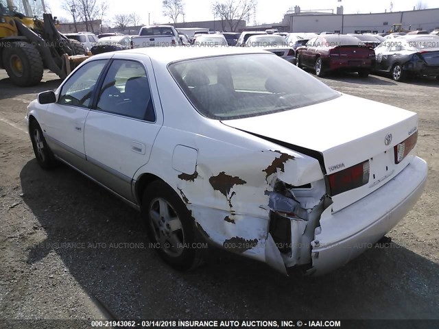 JT2BG22K310600438 - 2001 TOYOTA CAMRY CE/LE/XLE 白色 照片 3