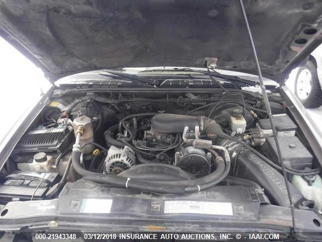 1GNDT13W0Y2100766 - 2000 CHEVROLET BLAZER GRAY photo 10