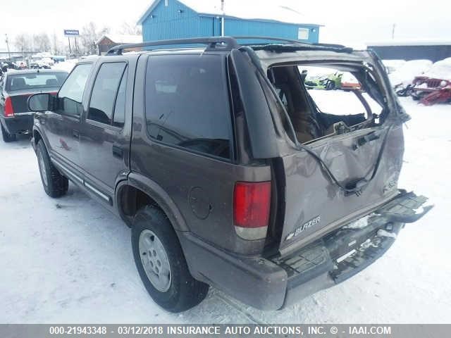 1GNDT13W0Y2100766 - 2000 CHEVROLET BLAZER GRAY photo 3