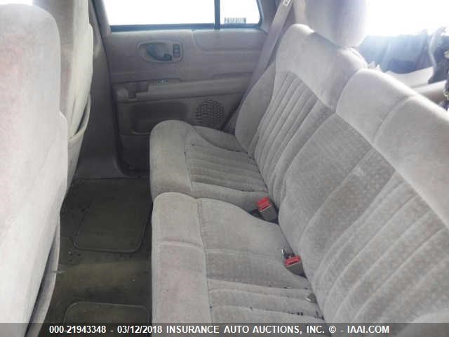 1GNDT13W0Y2100766 - 2000 CHEVROLET BLAZER GRAY photo 8