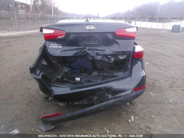 KNAFK4A66F5408185 - 2015 KIA FORTE LX BLACK photo 6