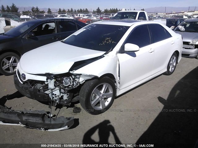 4T1BF1FK9CU146363 - 2012 TOYOTA CAMRY SE/LE/XLE WHITE photo 2