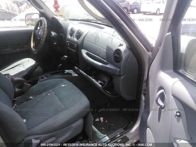 1J4GL48K45W622327 - 2005 JEEP LIBERTY SPORT Gümüş foto 5