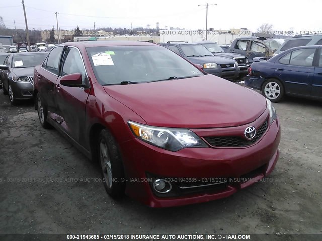 4T1BF1FK1EU800856 - 2014 TOYOTA CAMRY L/SE/LE/XLE წითელი ფოტო 1