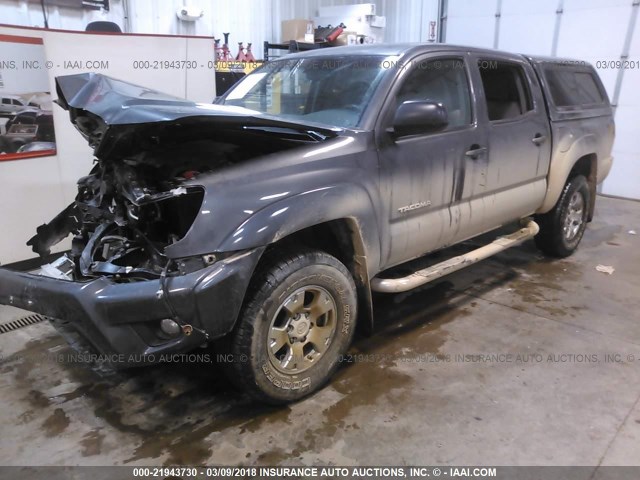 3TMLU4EN6DM130297 - 2013 TOYOTA TACOMA DOUBLE CAB ნაცრისფერი ფოტო 2