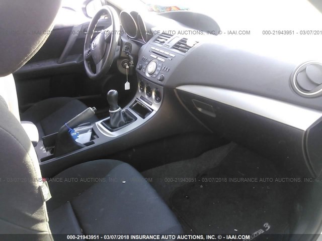 JM1BL1VF6B1419549 - 2011 MAZDA 3 I WHITE photo 5