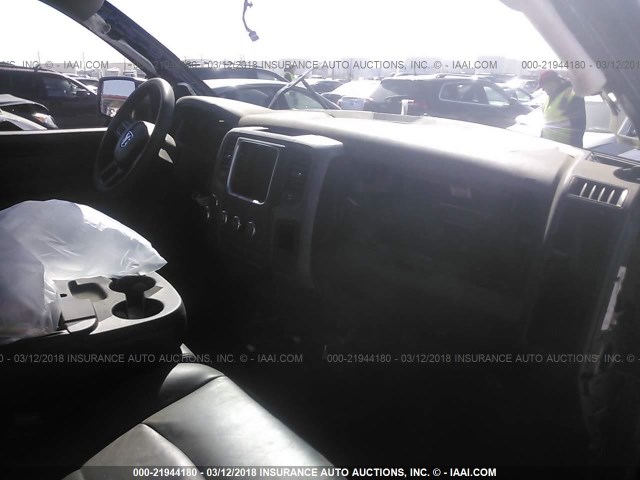 1C6RR7FT8FS681939 - 2015 RAM 1500 ST BLACK photo 5