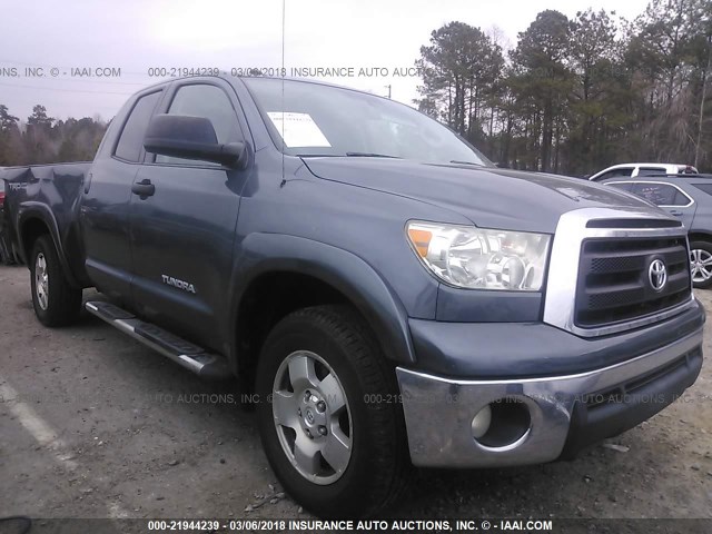 5TFUM5F10AX013066 - 2010 TOYOTA TUNDRA DOUBLE CAB SR5 GRAY photo 1