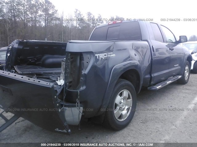 5TFUM5F10AX013066 - 2010 TOYOTA TUNDRA DOUBLE CAB SR5 GRAY photo 4