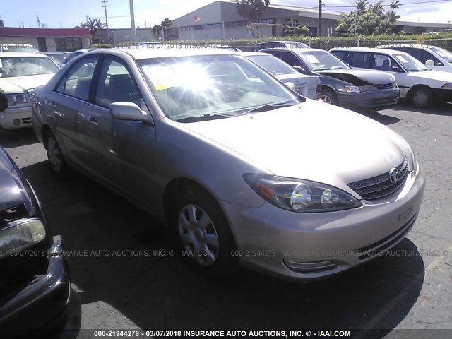 JTDBE32KX20023699 - 2002 TOYOTA CAMRY LE/XLE/SE GOLD photo 1