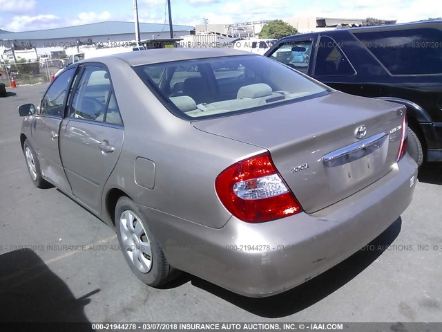 JTDBE32KX20023699 - 2002 TOYOTA CAMRY LE/XLE/SE GOLD photo 3