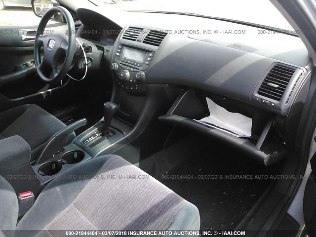 1HGCM56143A074049 - 2003 HONDA ACCORD DX SILVER photo 5