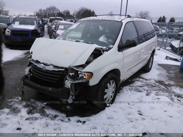 2C4GP54L65R413176 - 2005 CHRYSLER TOWN & COUNTRY TOURING WHITE photo 2