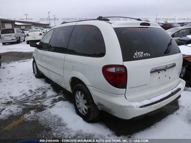 2C4GP54L65R413176 - 2005 CHRYSLER TOWN & COUNTRY TOURING WHITE photo 3