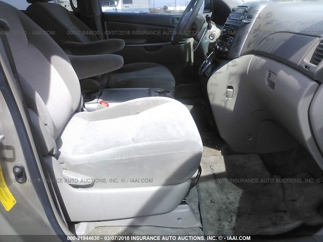 5TDZK23C69S247309 - 2009 TOYOTA SIENNA CE/LE TAN photo 5