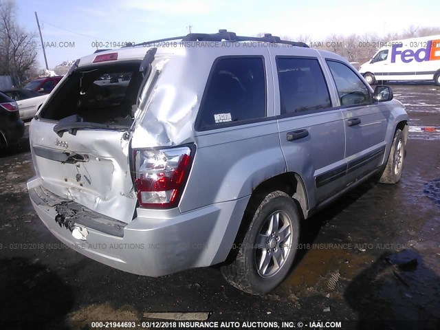 1J8HR48N45C586538 - 2005 JEEP GRAND CHEROKEE LAREDO/COLUMBIA/FREEDOM SILVER photo 4