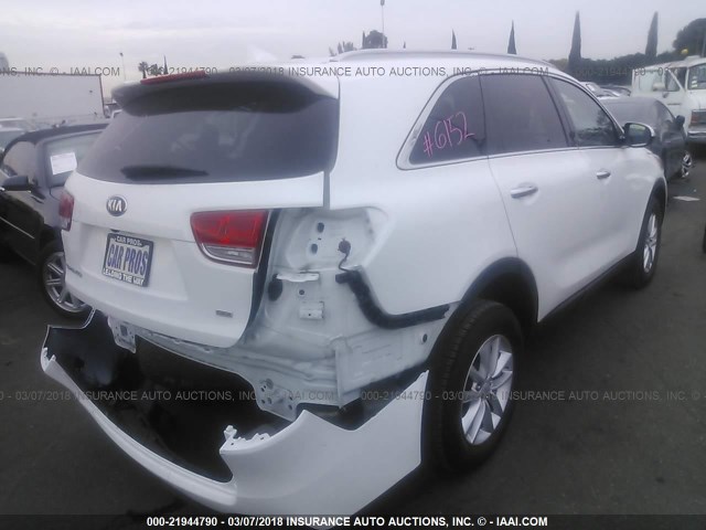 5XYPG4A30HG242609 - 2017 KIA SORENTO LX/L WHITE photo 4