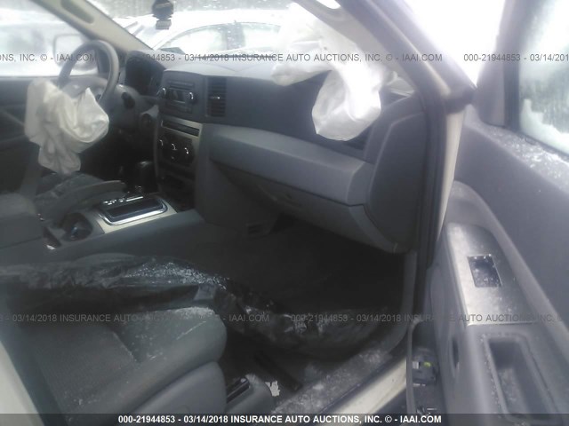 1J8GR48K37C565006 - 2007 JEEP GRAND CHEROKEE LAREDO/COLUMBIA/FREEDOM 白色 照片 5